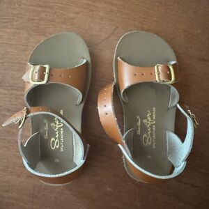 SUN-SAN. Tan sandals for toddlers. Size 9.